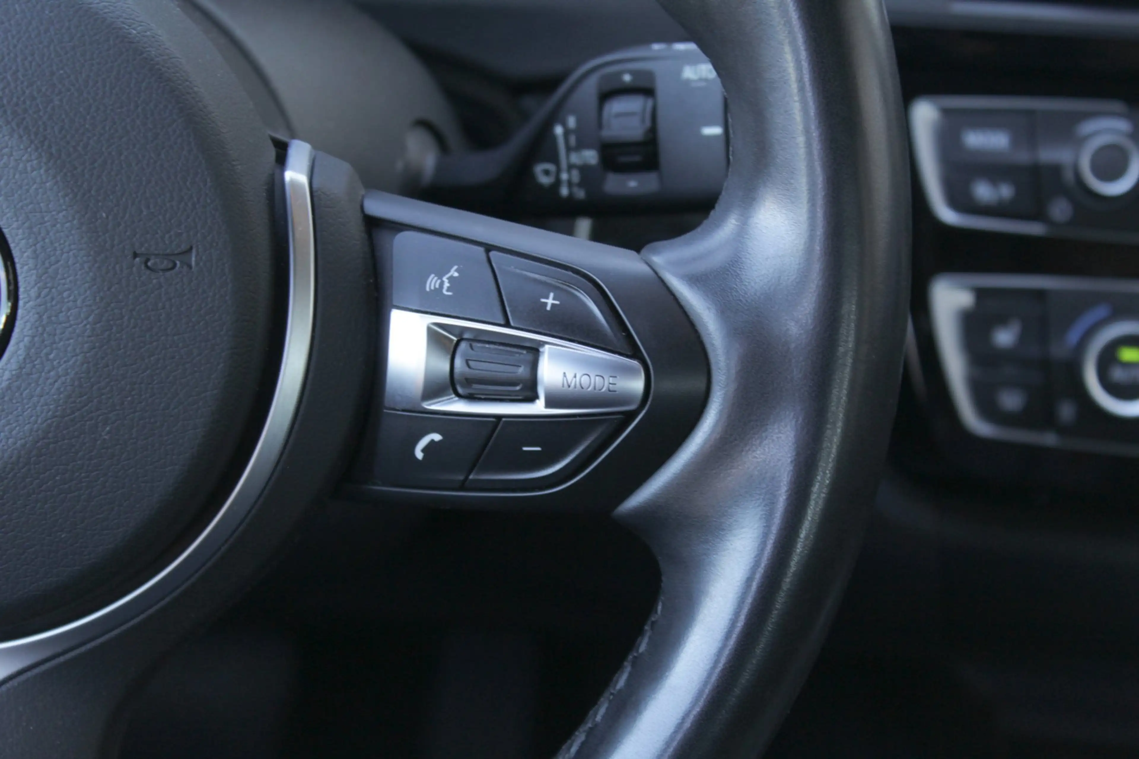 BMW 318 3-serie Touring 318i Edition M Sport Shadow Execut — photo 12