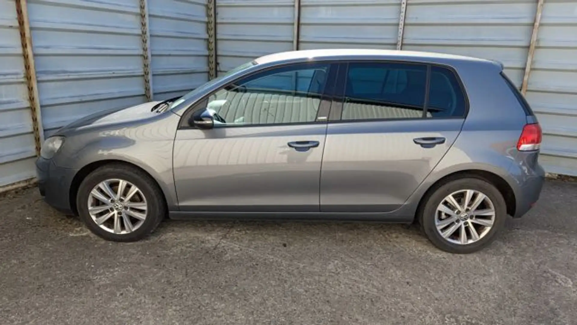 Volkswagen Golf VI 1.4 TSI Style Lim.*2 Hand*Tüv:02/2027* Grau - 2