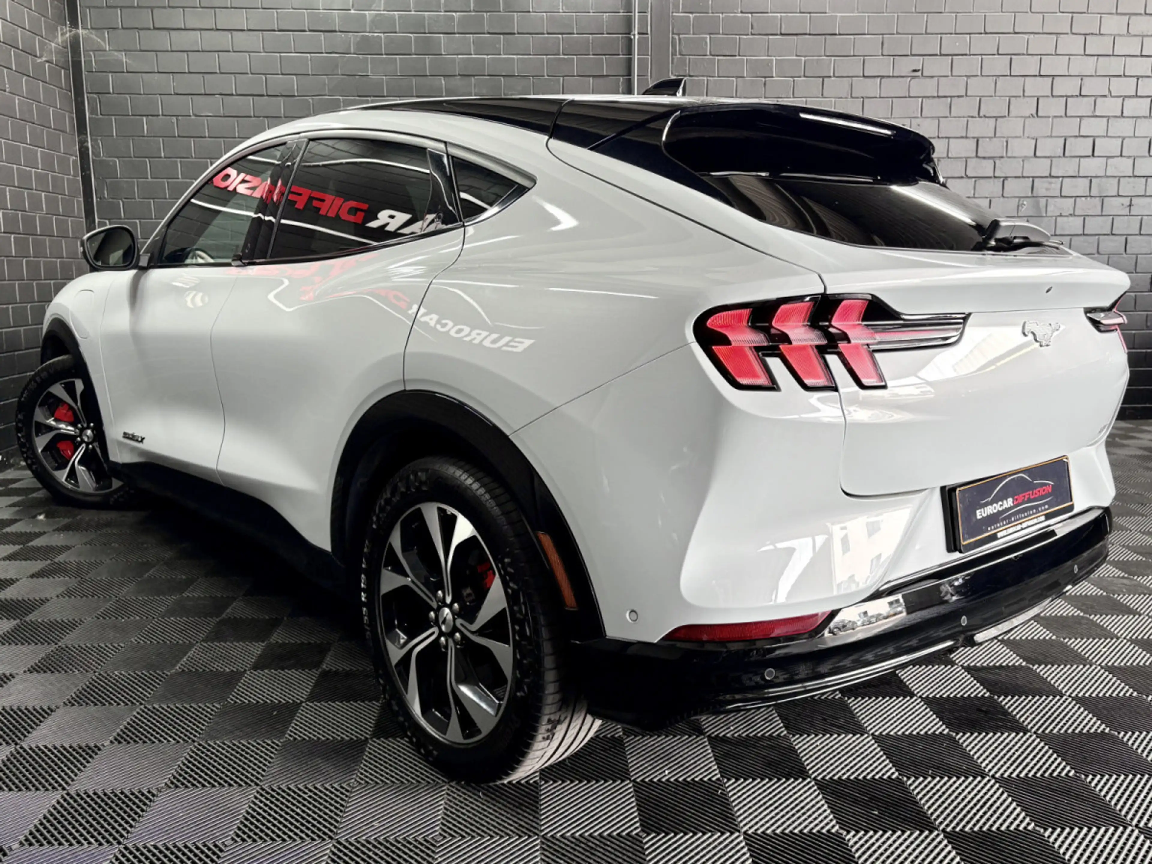 Ford Mustang Mach-E 99KWH EXT. RANGE PREMIUM *PANO* BANG&OLUFSEN* — photo 2