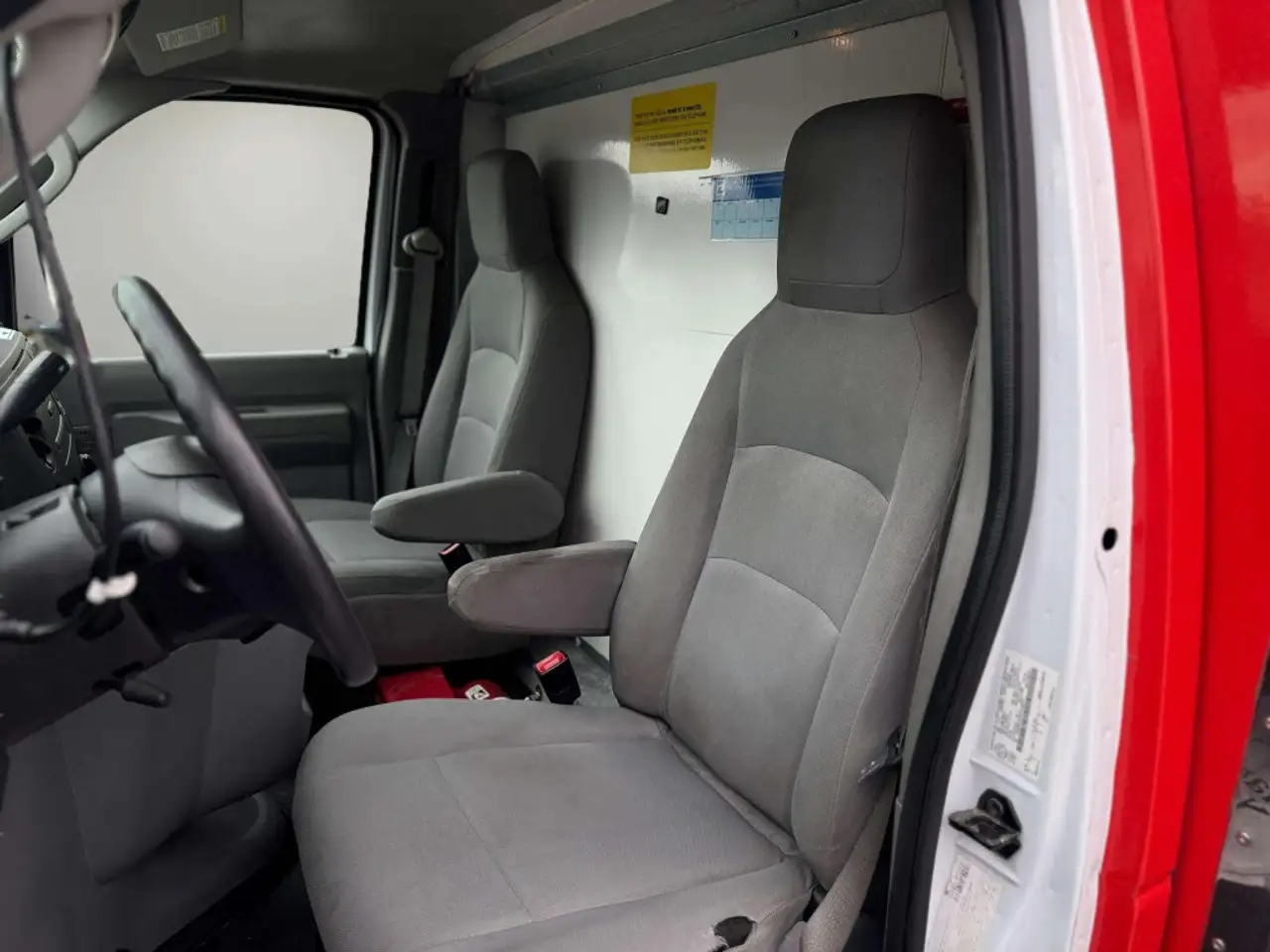 Ford E-450 photo Ford E-450