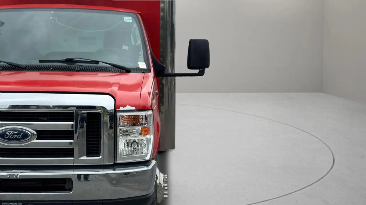 Ford E-450 photo Ford E-450