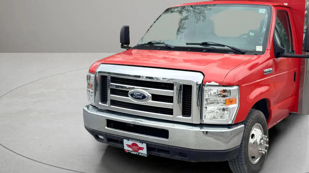 Ford E-450 photo Ford E-450
