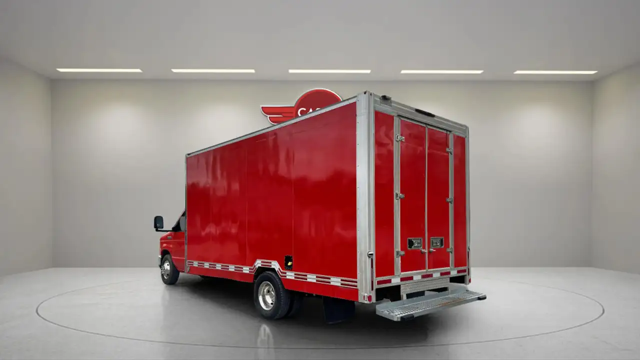 Ford E-450 photo Ford E-450