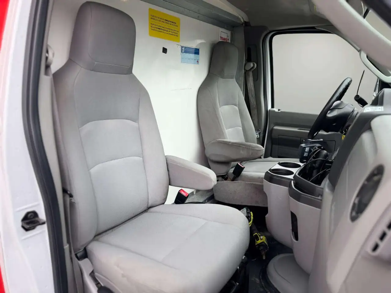 Ford E-450 photo Ford E-450
