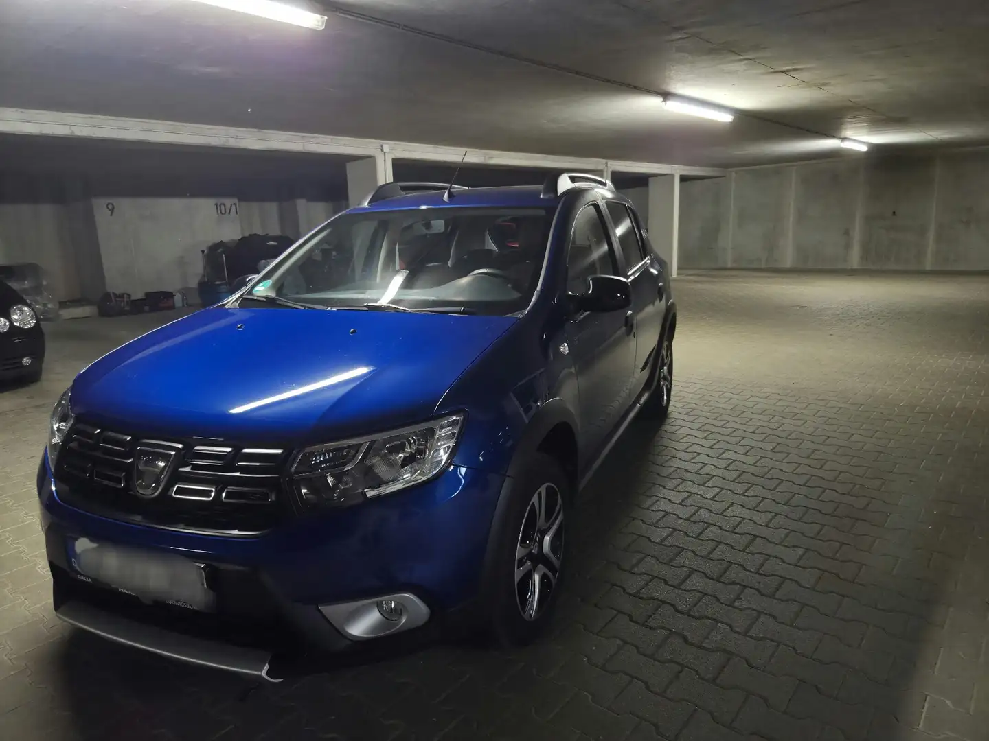 Dacia Sandero Stepway Celebration Blau - 1
