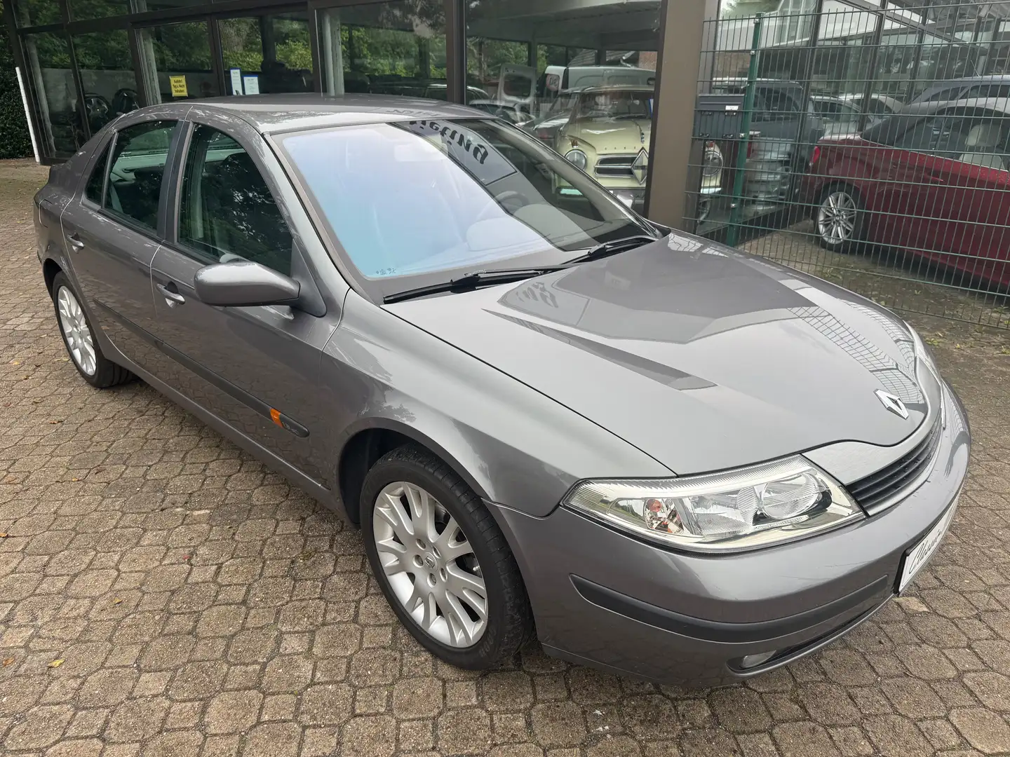 Renault Laguna 1.9 dCi Dynamique *nur 143 TKM*HU a.W. neu*DPF* Grau - 1