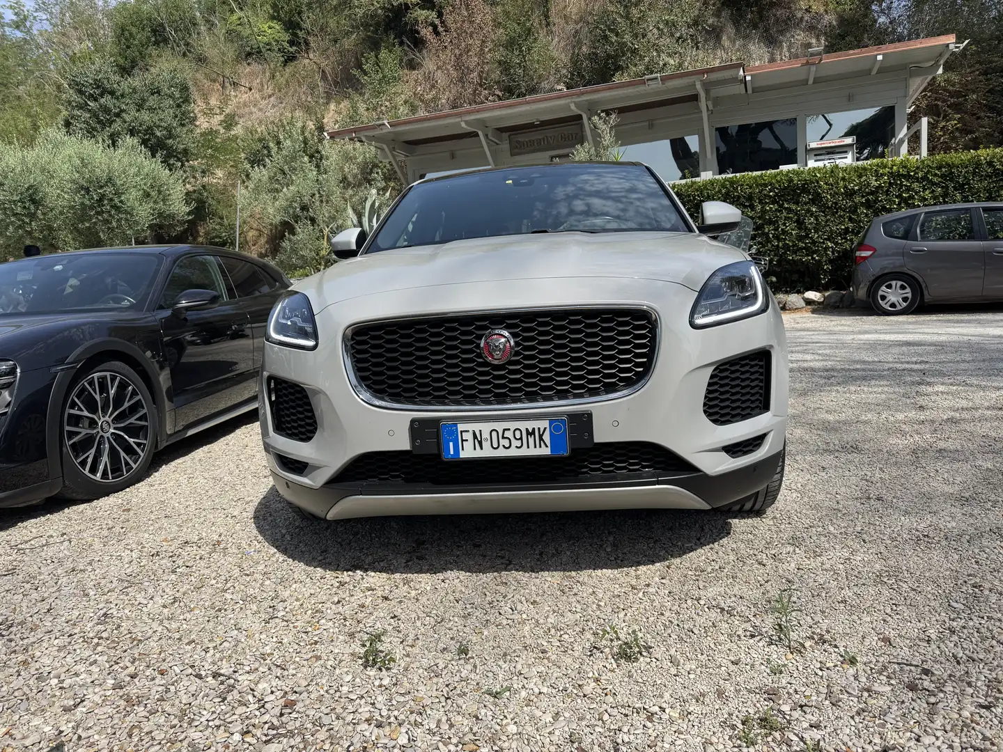 Jaguar E-Pace 2.0d i4 awd 180cv auto Beige - 2
