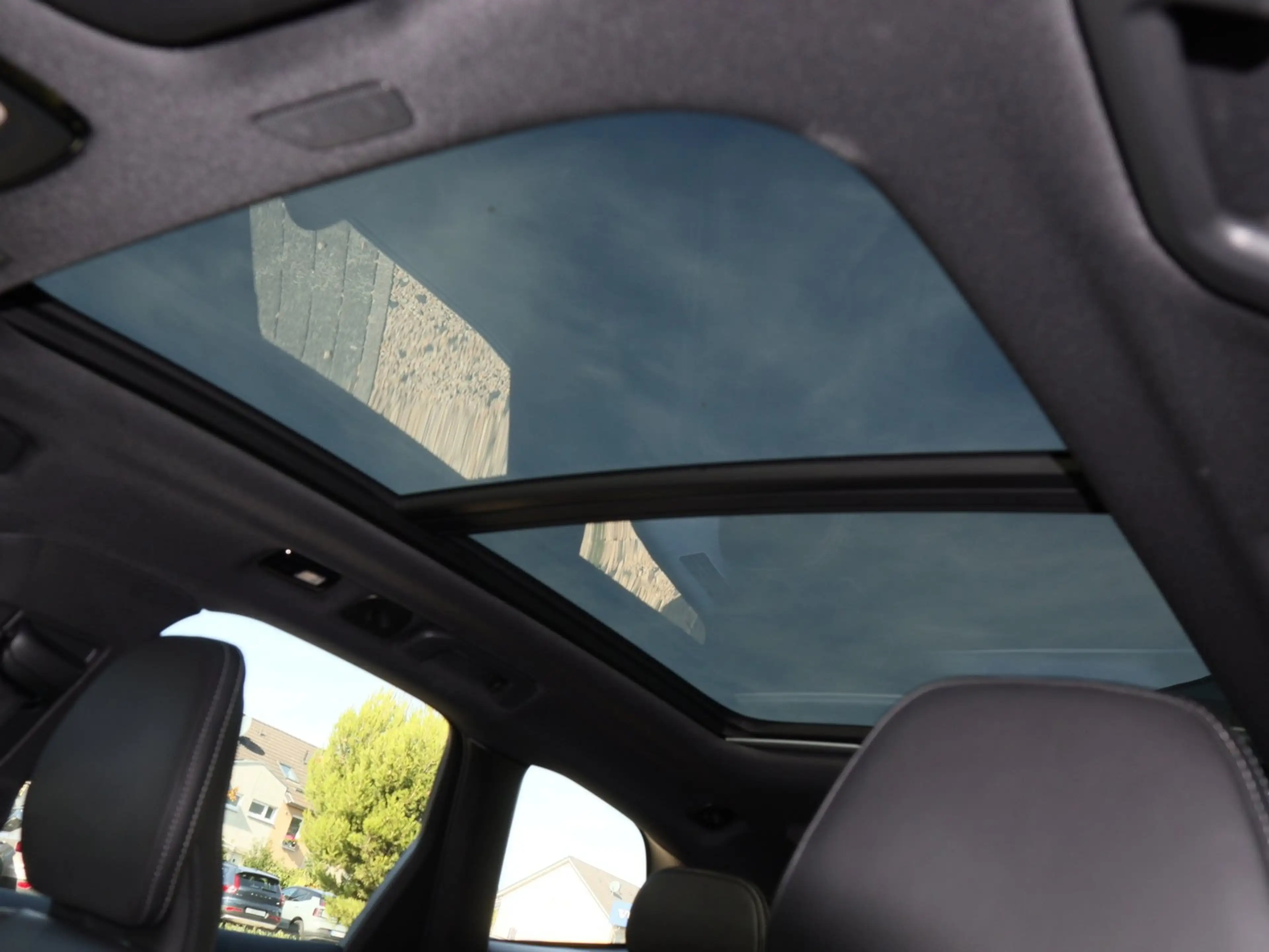 Volvo XC60 B5 AWD Ultra Black Edition Navi*PDC*LED — photo 11