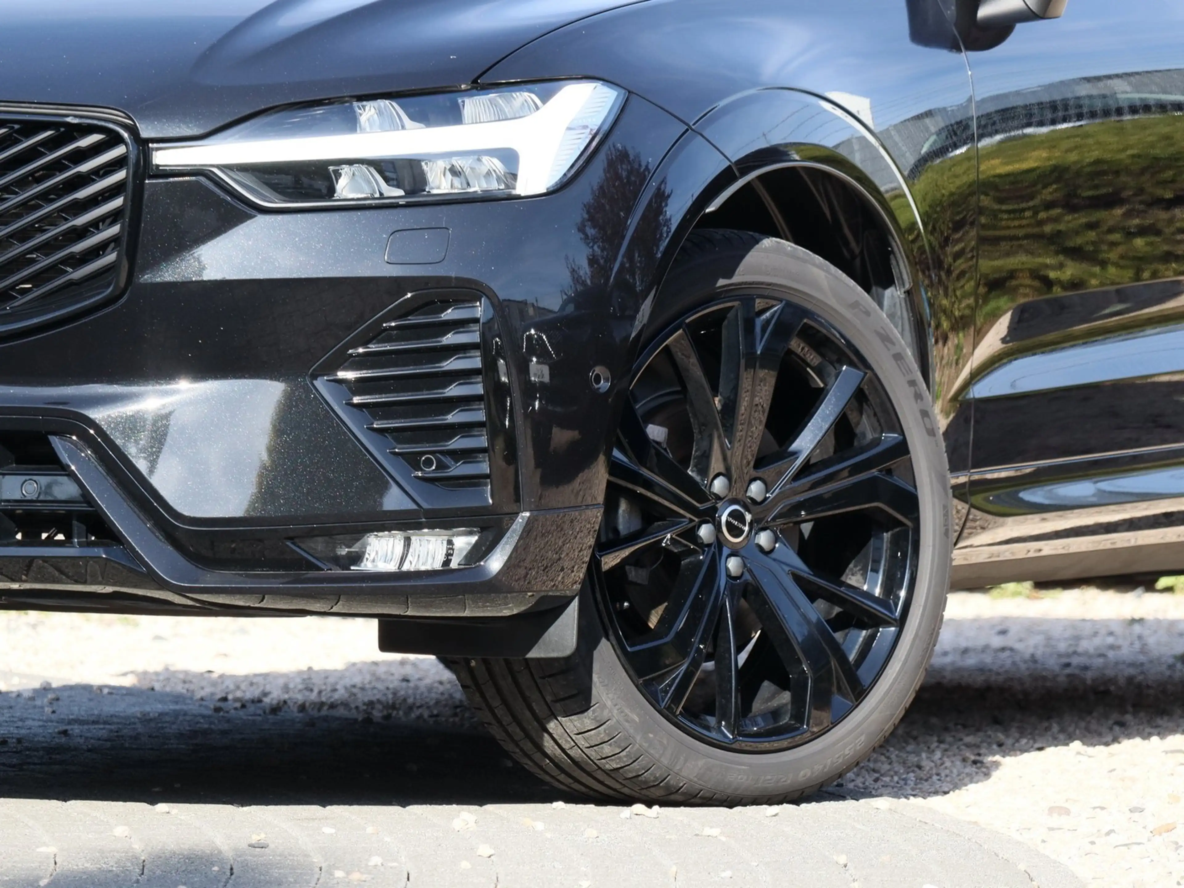 Volvo XC60 B5 AWD Ultra Black Edition Navi*PDC*LED — photo 5