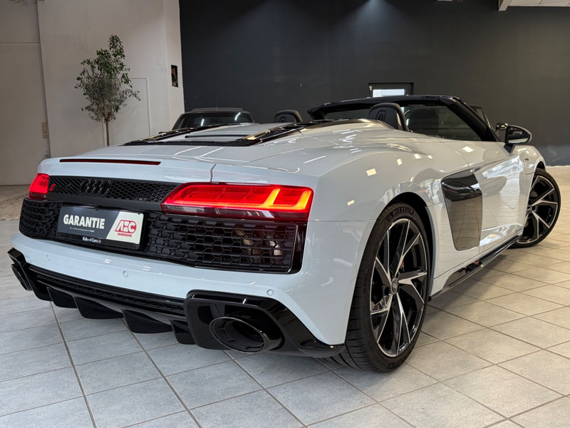 Audi R8 Spyder 5.2 FSI RWD — photo 3
