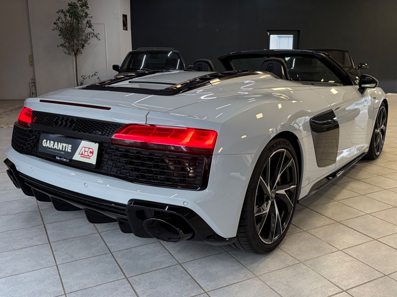 Audi R8 Spyder 5.2 FSI RWD — photo 15
