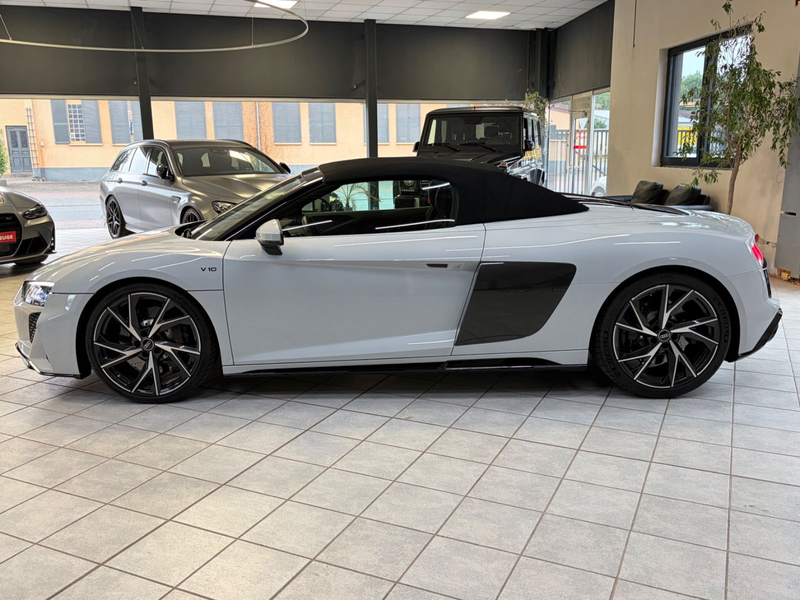 Audi R8 Spyder 5.2 FSI RWD — photo 12