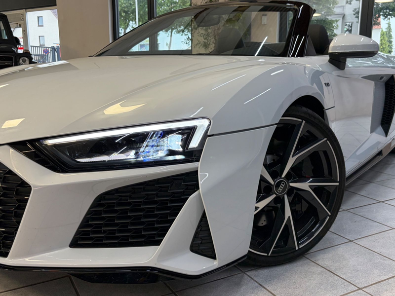 Audi R8 Spyder 5.2 FSI RWD — photo 2