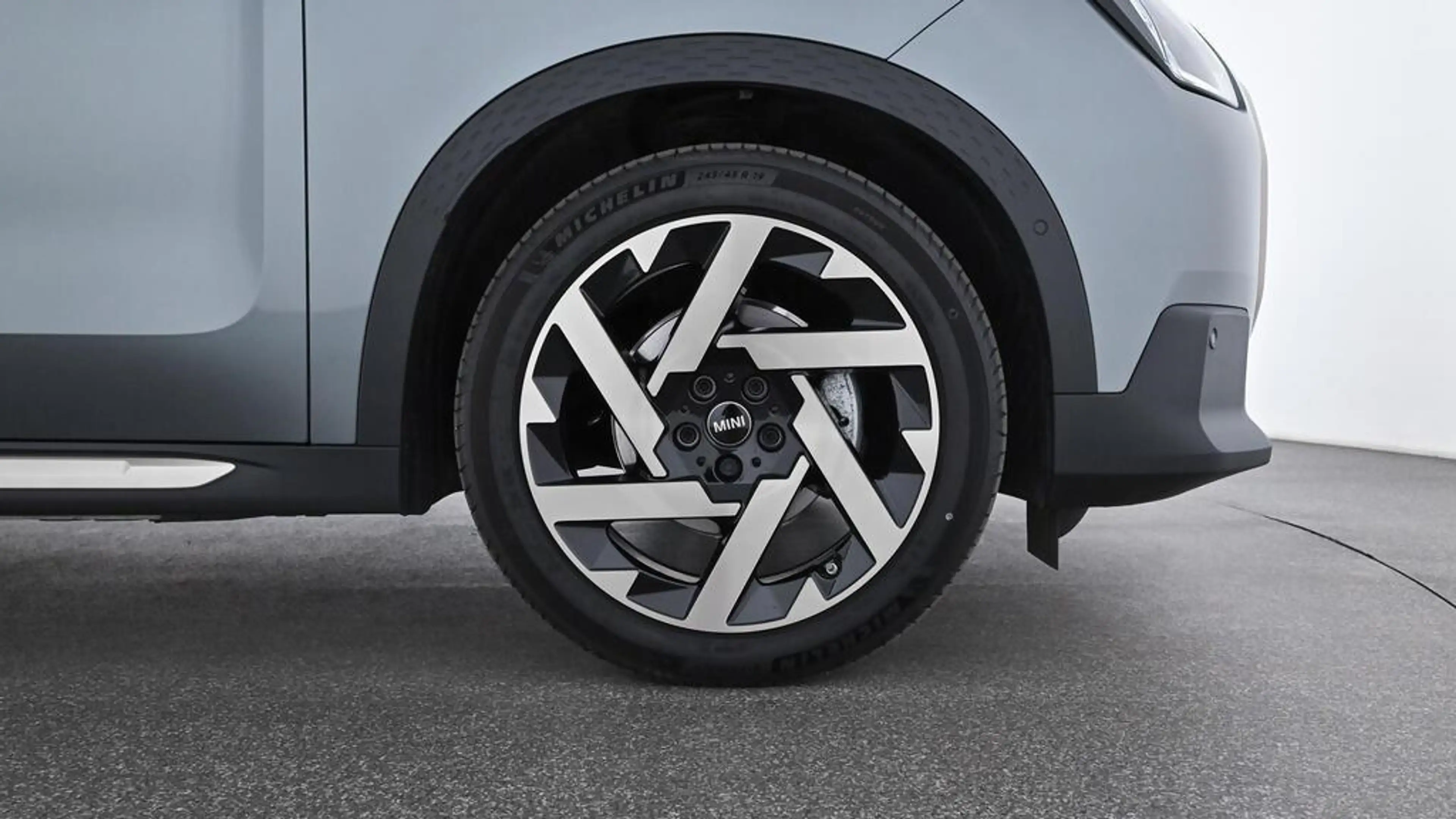 MINI Countryman E — photo 15
