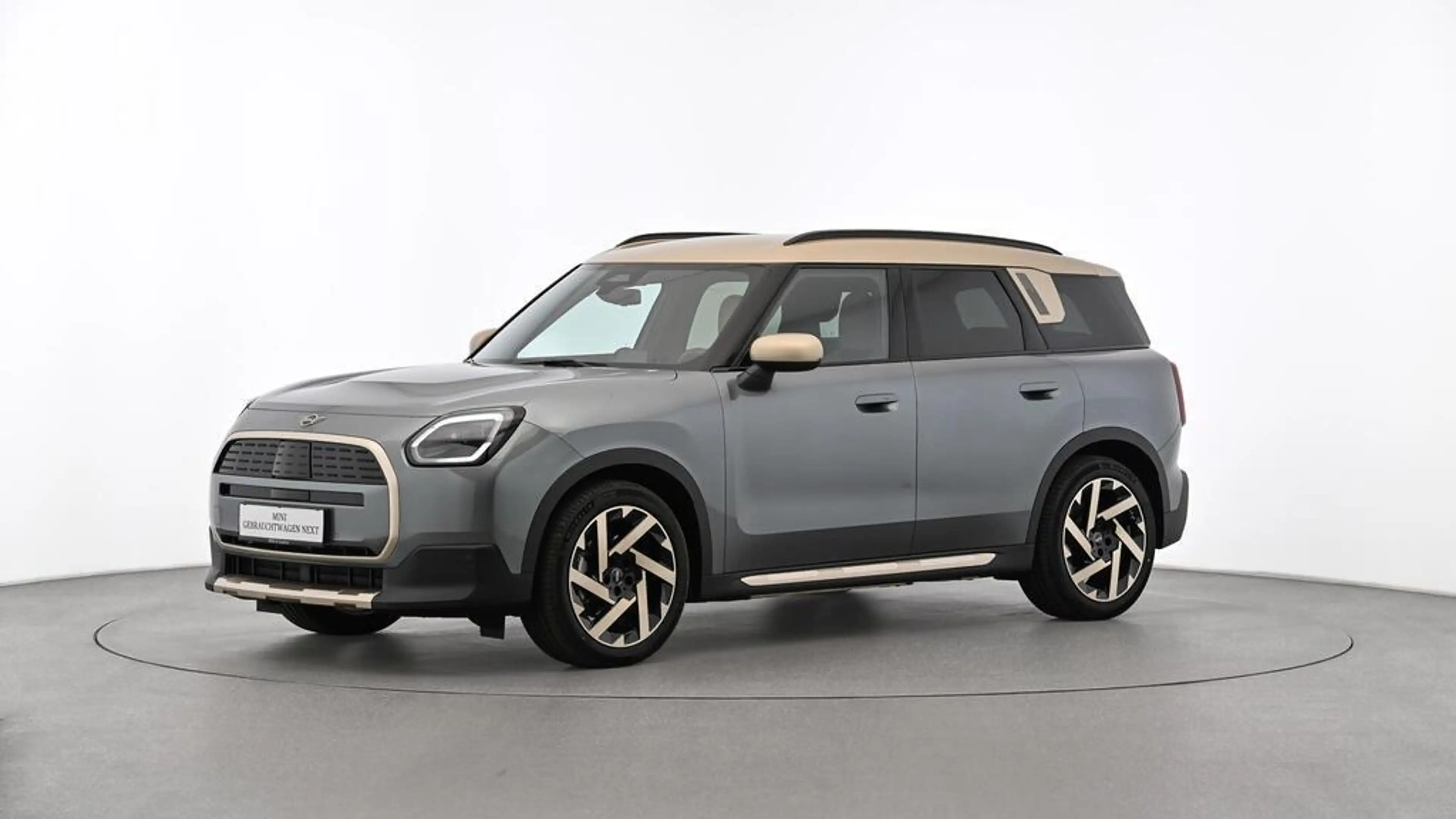 MINI Countryman E — photo 2