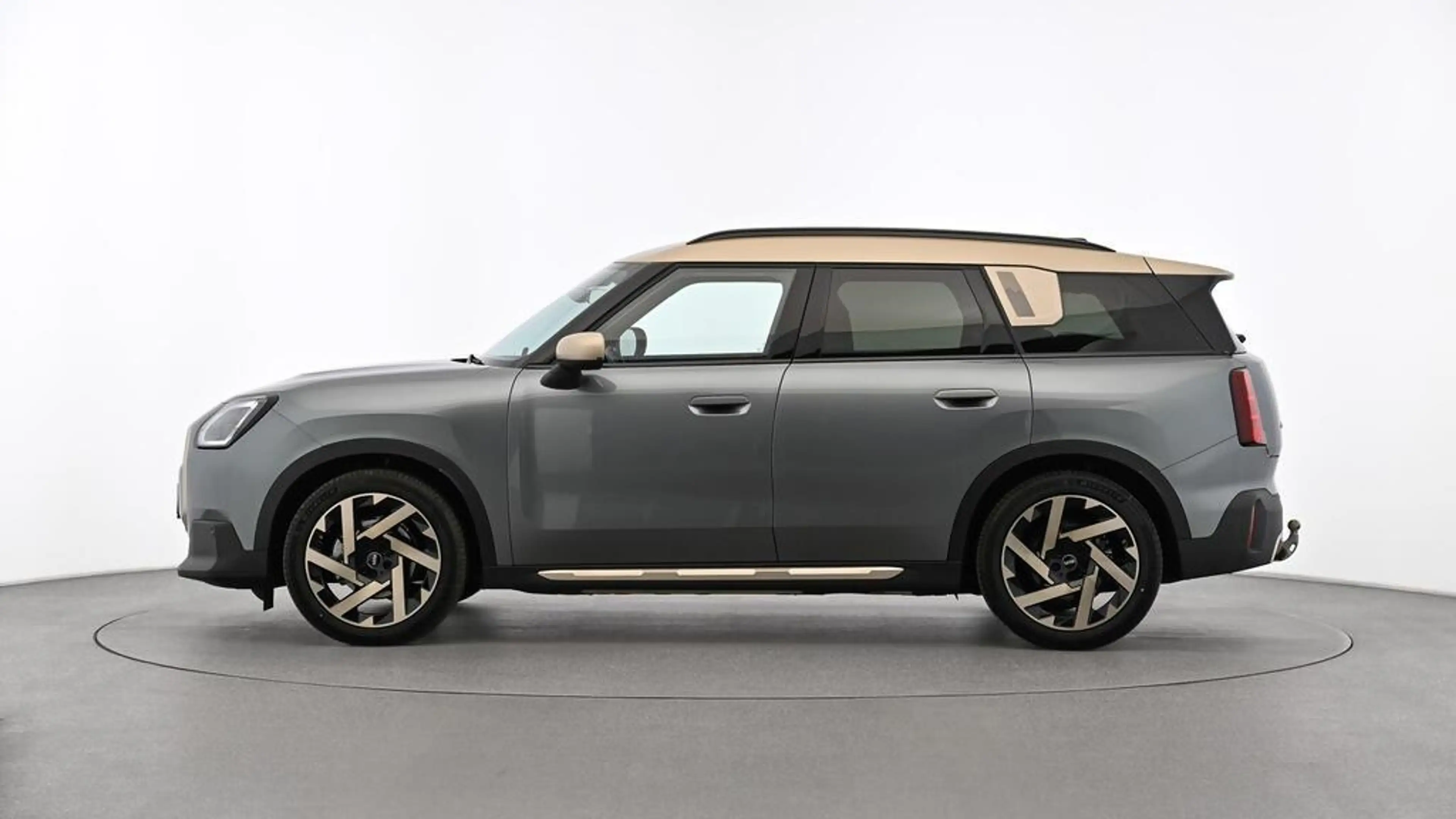 MINI Countryman E — photo 5