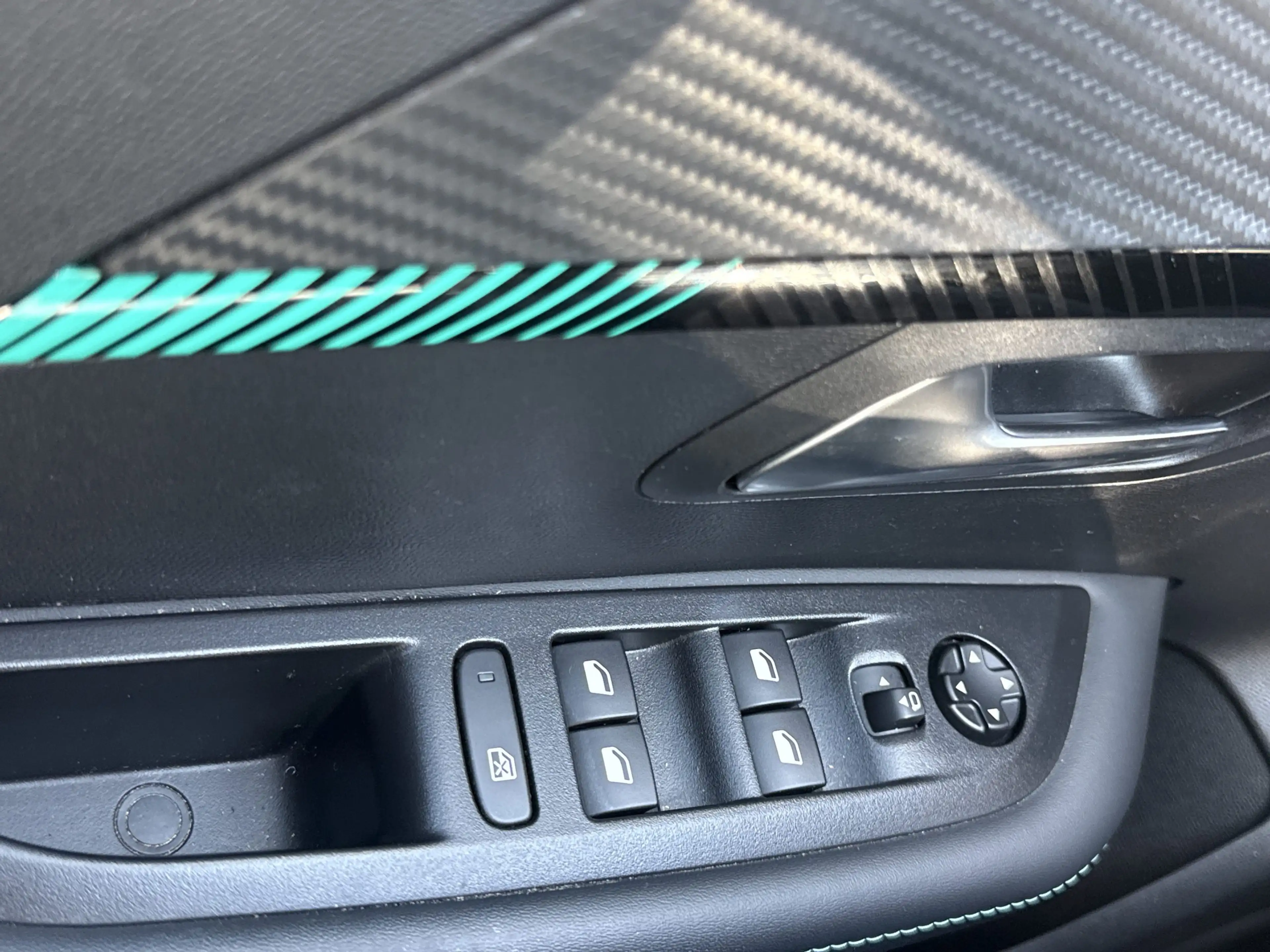 Peugeot 208 1.2 PureTech 100 Allure Pack LED+Navi+SHZ+Kam — photo 14