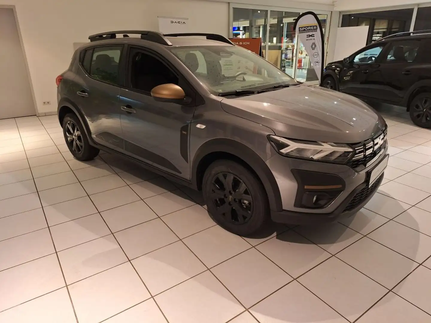 Dacia Sandero Stepway TCe 90 CVT Extreme (DJF) Grau - 2