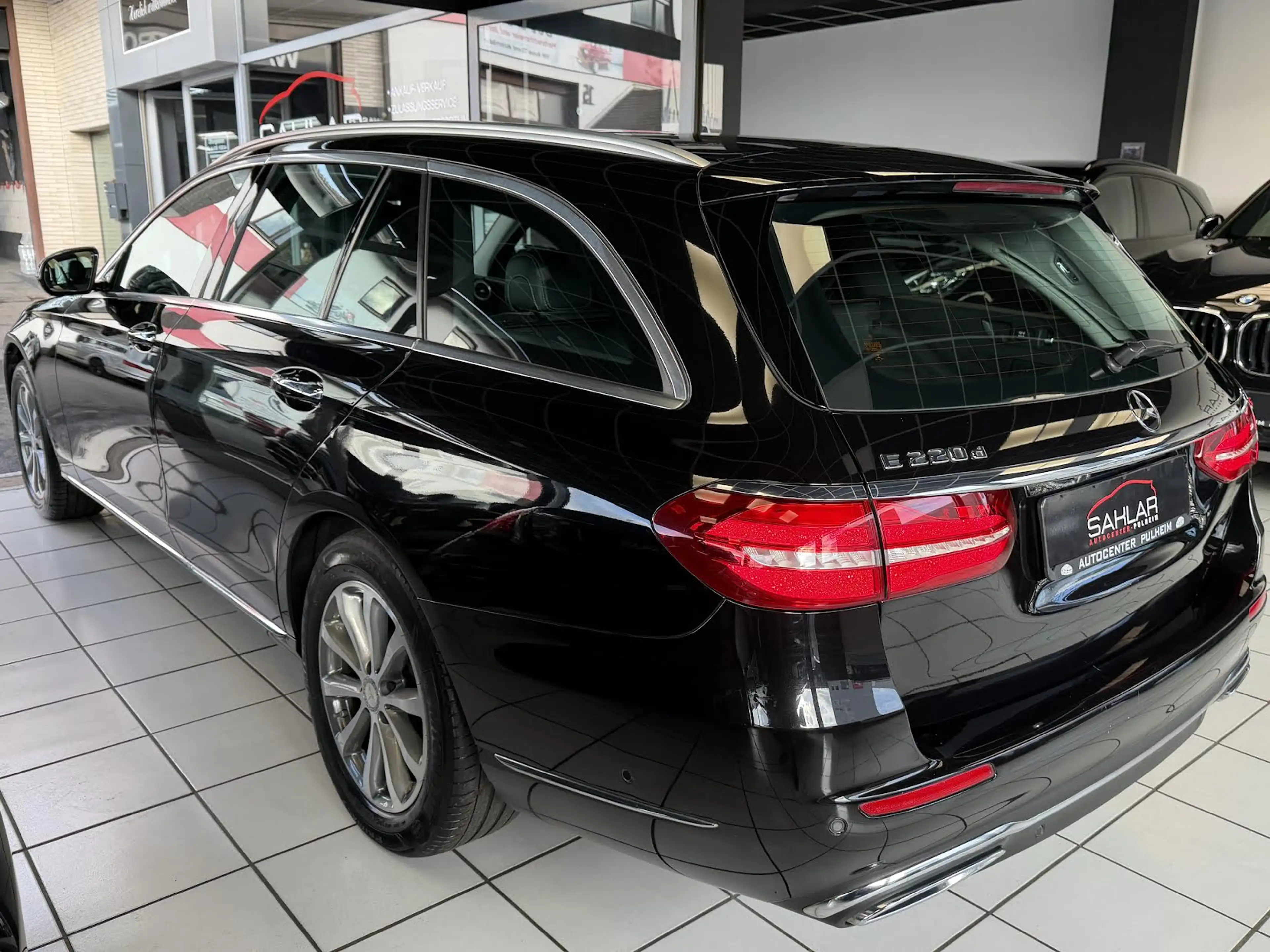 Mercedes-Benz E 220 E 220 d°EXCLUSIVE°AHK°BURMESTER°SCHIEBEDACH° — photo 7