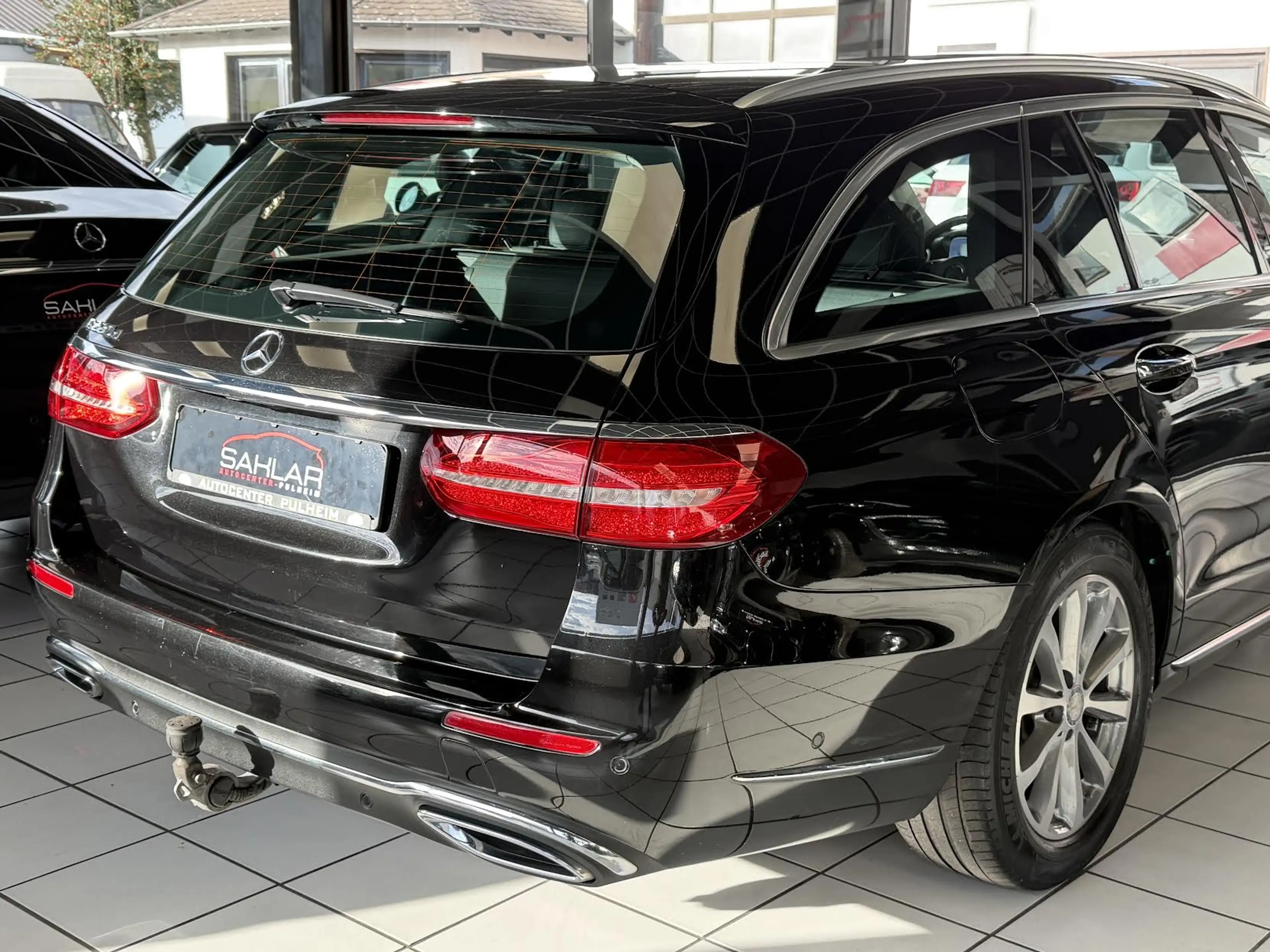 Mercedes-Benz E 220 E 220 d°EXCLUSIVE°AHK°BURMESTER°SCHIEBEDACH° — photo 14