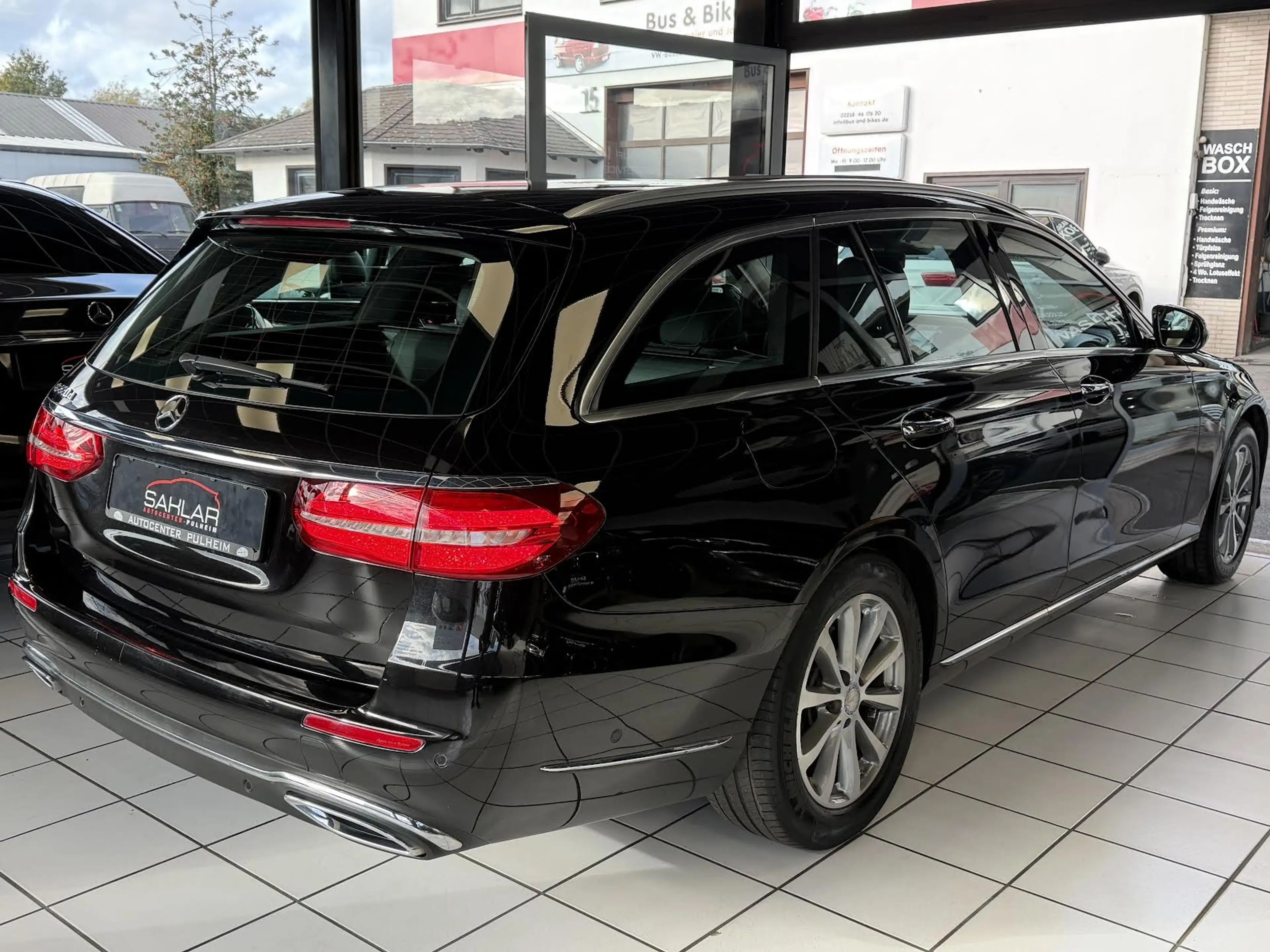 Mercedes-Benz E 220 E 220 d°EXCLUSIVE°AHK°BURMESTER°SCHIEBEDACH° — photo 5