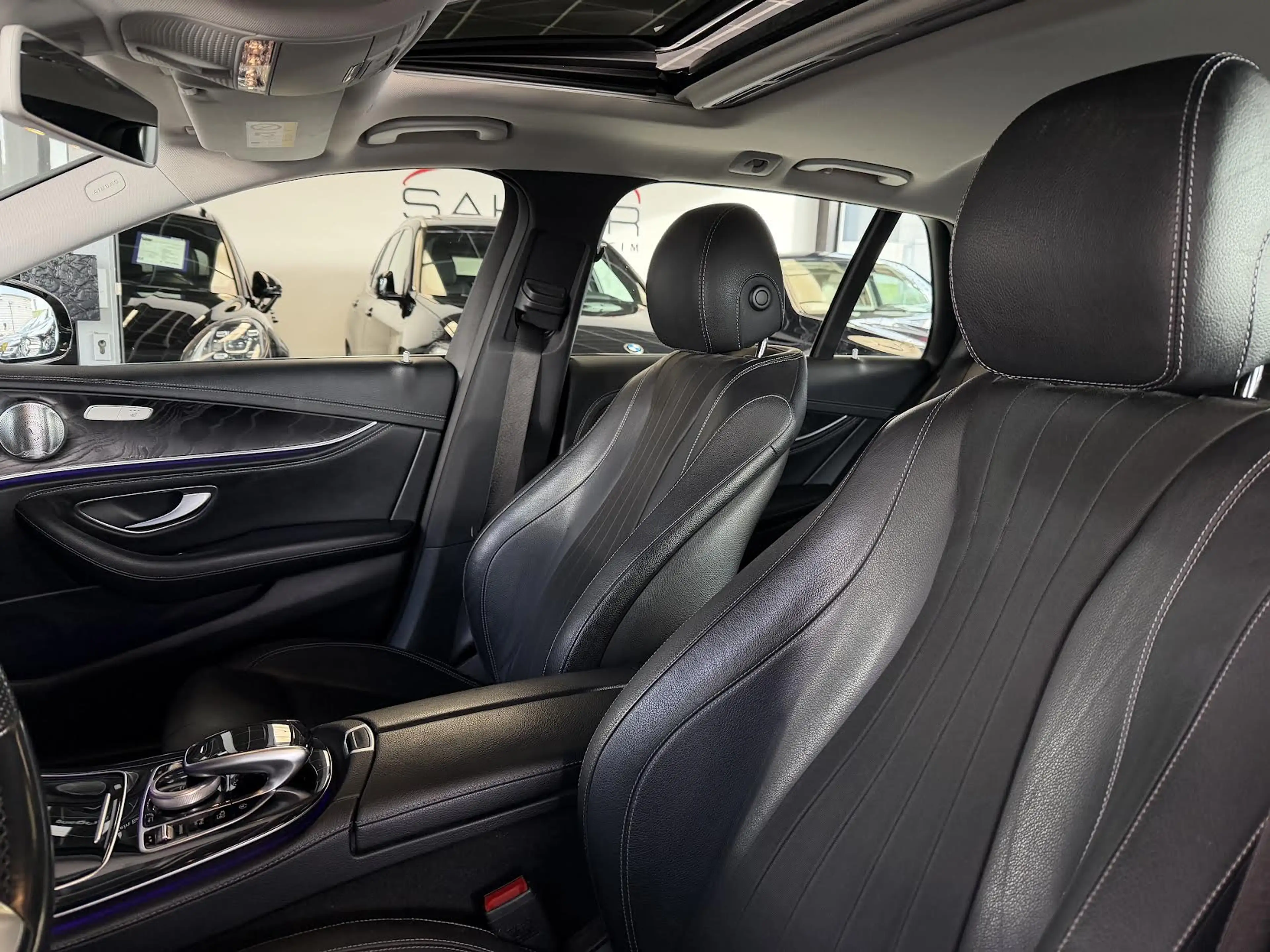 Mercedes-Benz E 220 E 220 d°EXCLUSIVE°AHK°BURMESTER°SCHIEBEDACH° — photo 10