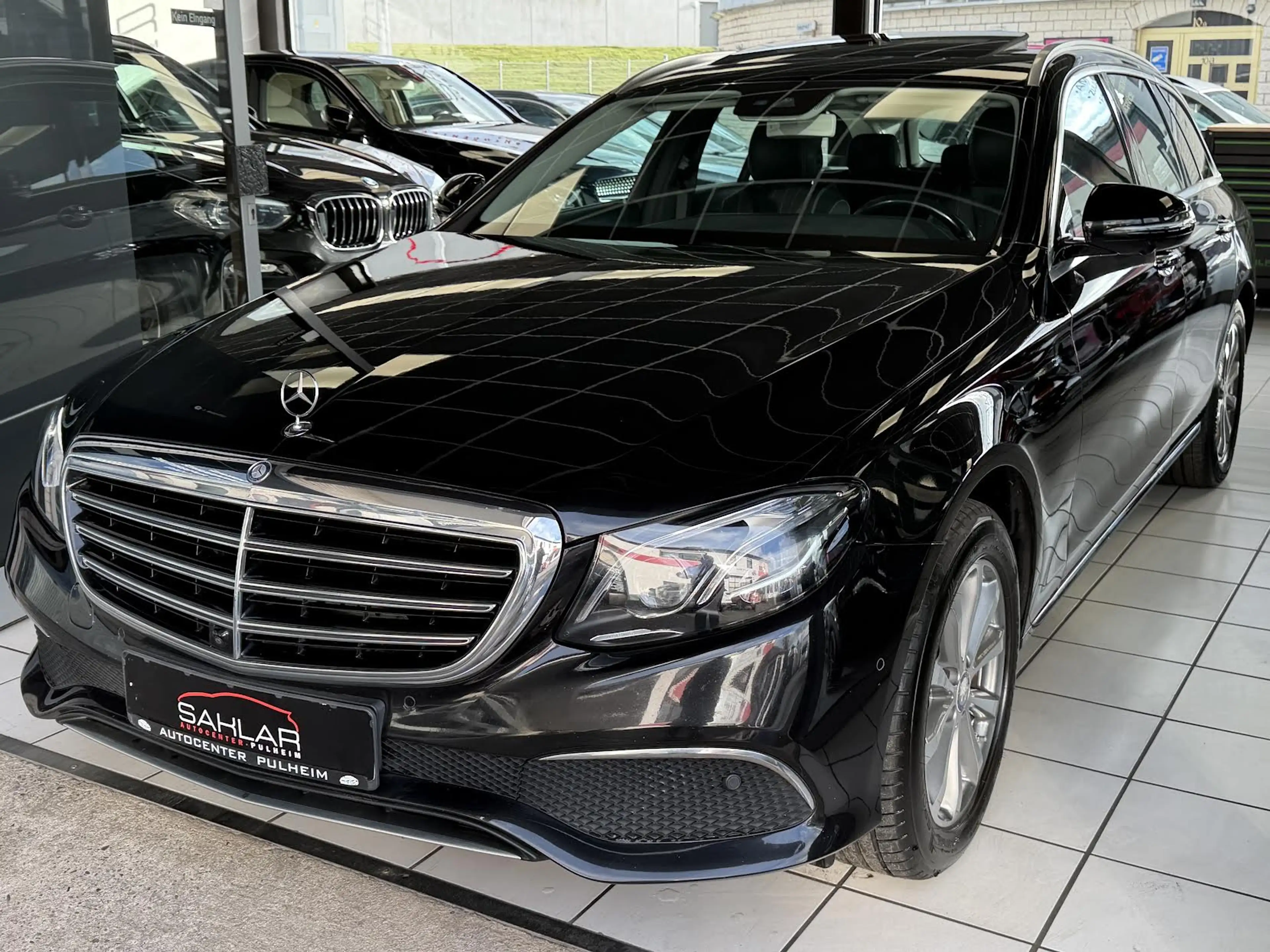 Mercedes-Benz E 220 E 220 d°EXCLUSIVE°AHK°BURMESTER°SCHIEBEDACH° — photo 2