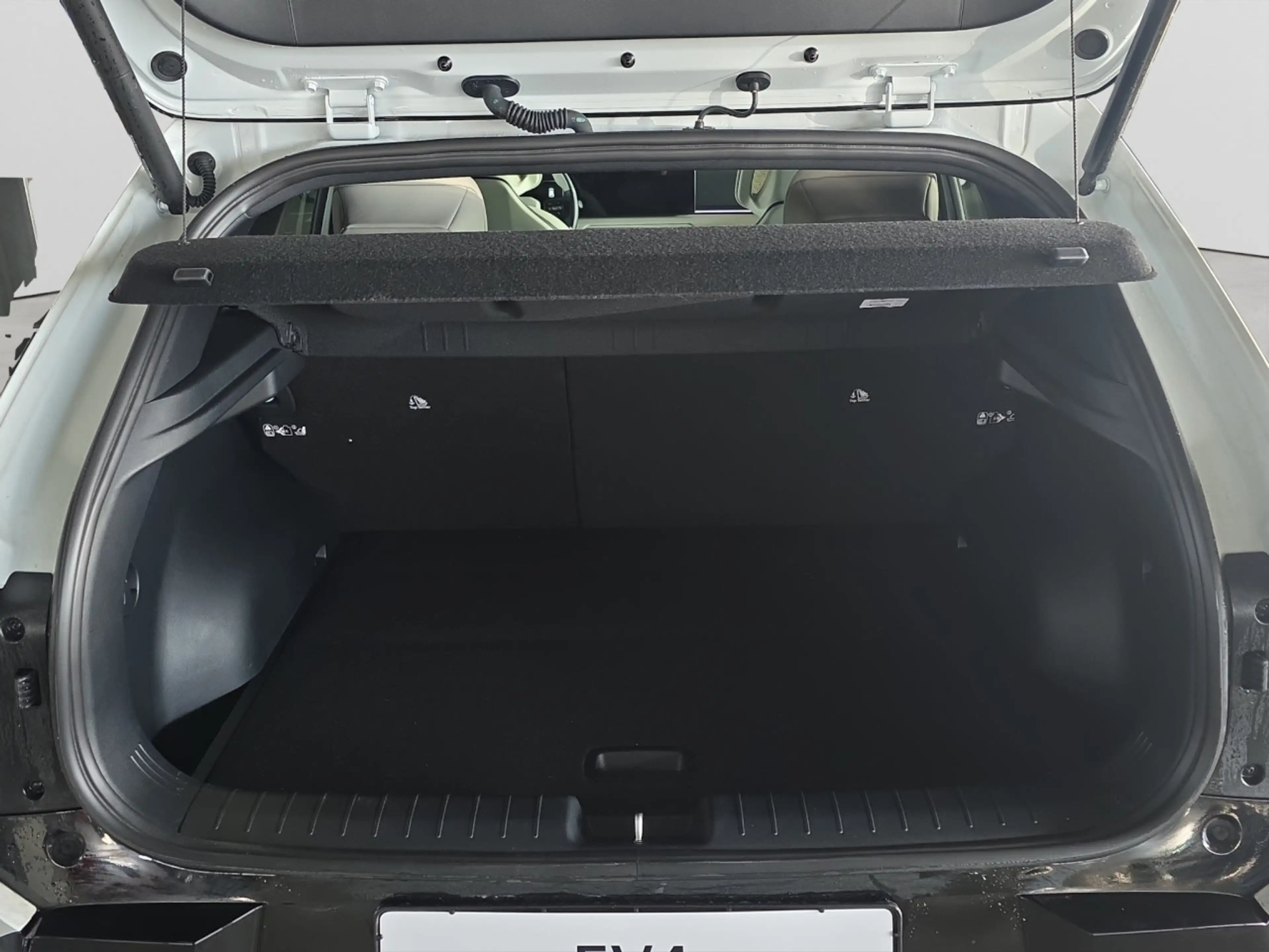 Kia EV4 81 FWD GTL — photo 7