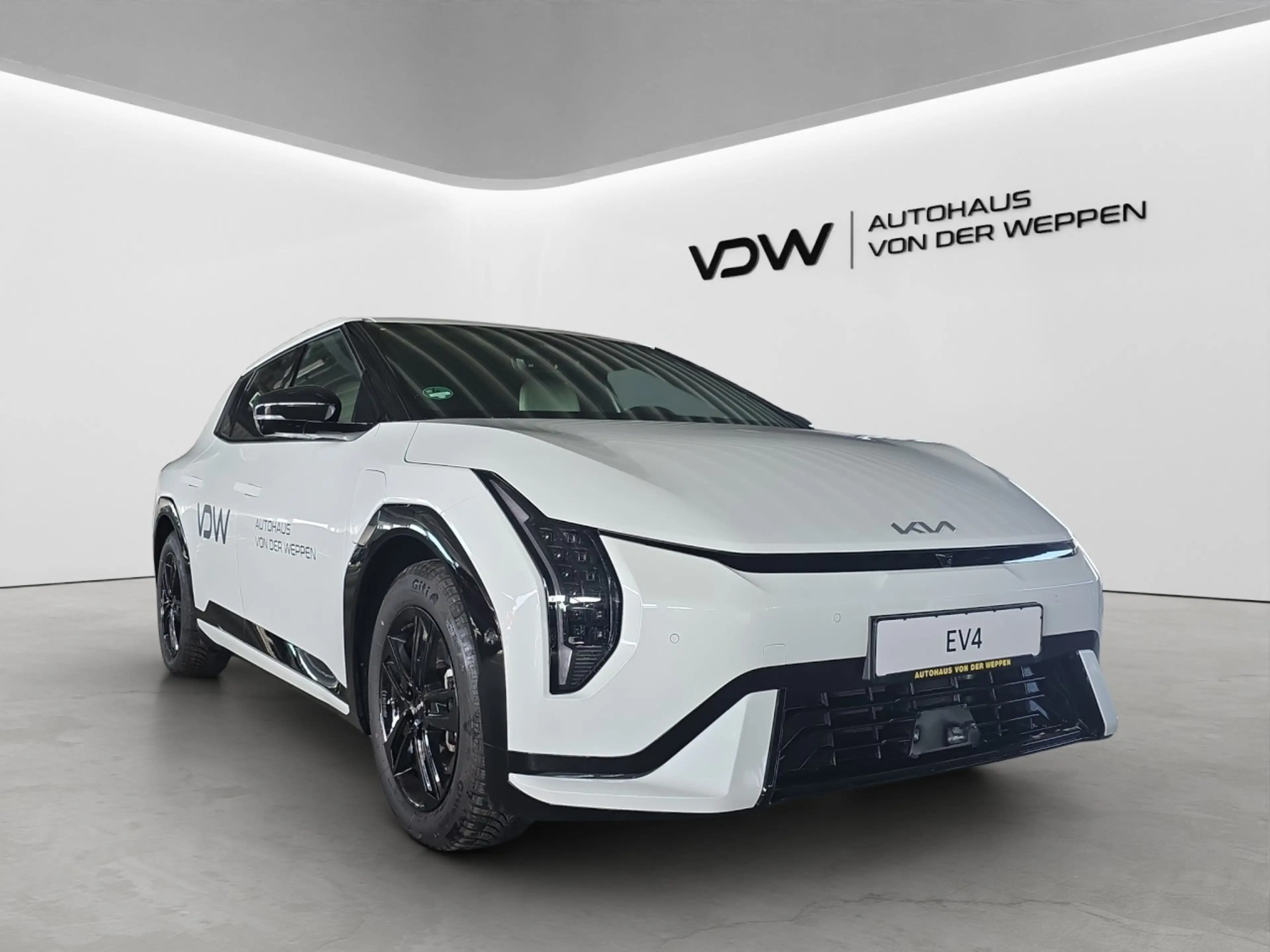 Kia EV4 81 FWD GTL — photo 10