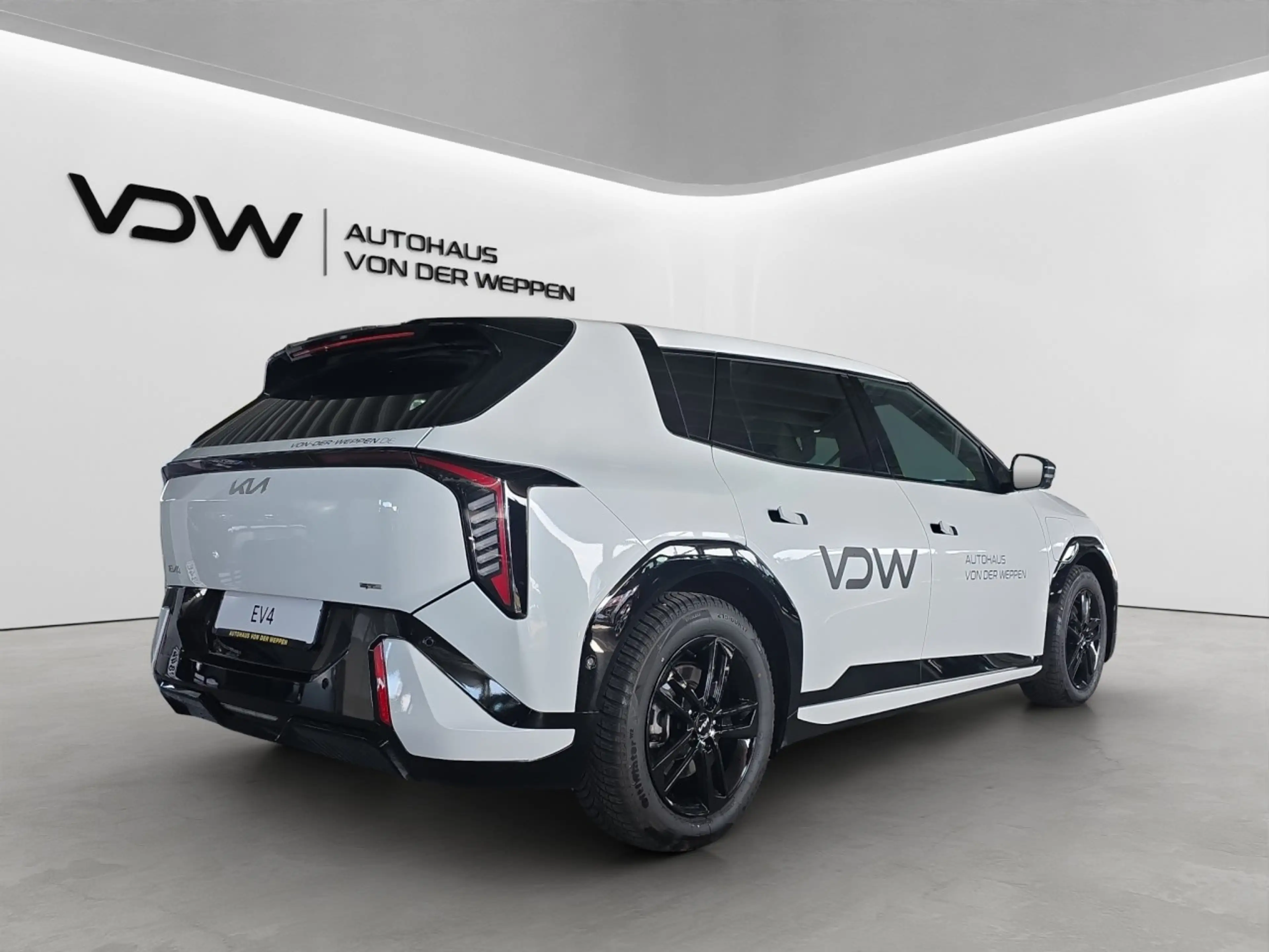 Kia EV4 81 FWD GTL — photo 8