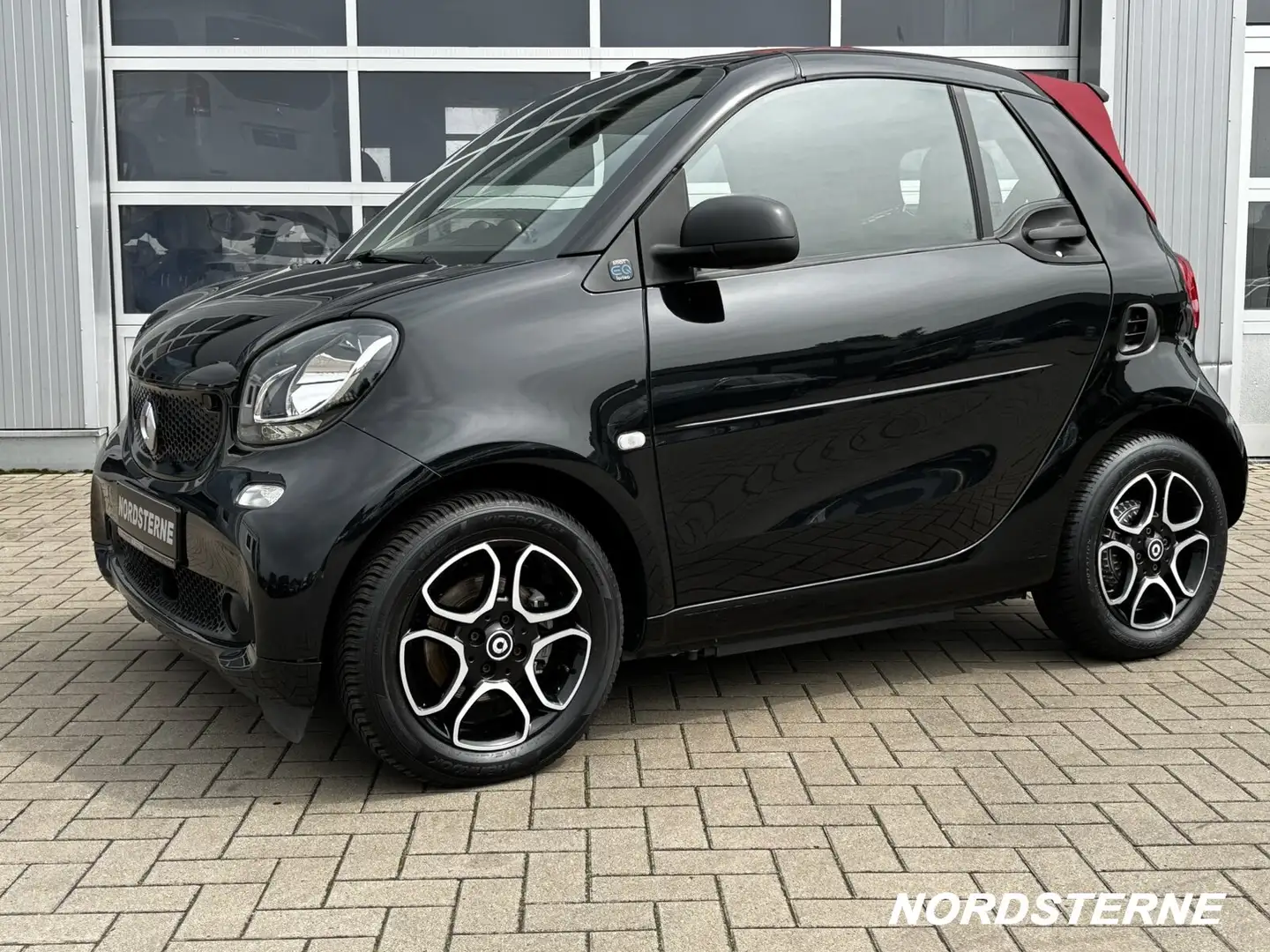 smart forTwo smart EQ fortwo cabrio Passion  Styling/Klima/BC Schwarz - 2