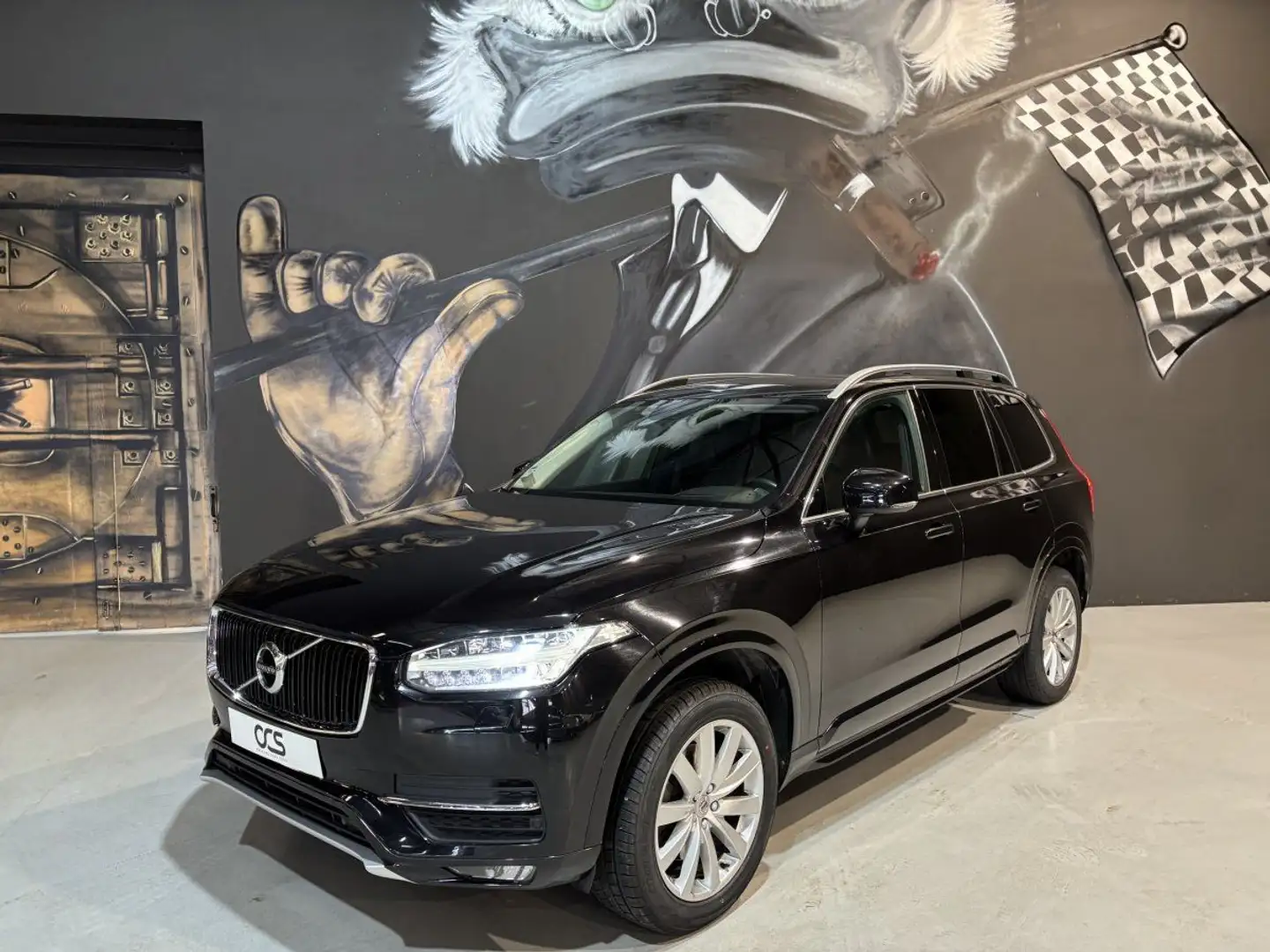 Volvo XC90 (2) D5 AWD 235 Geartronic 8 Momentum Noir - 2