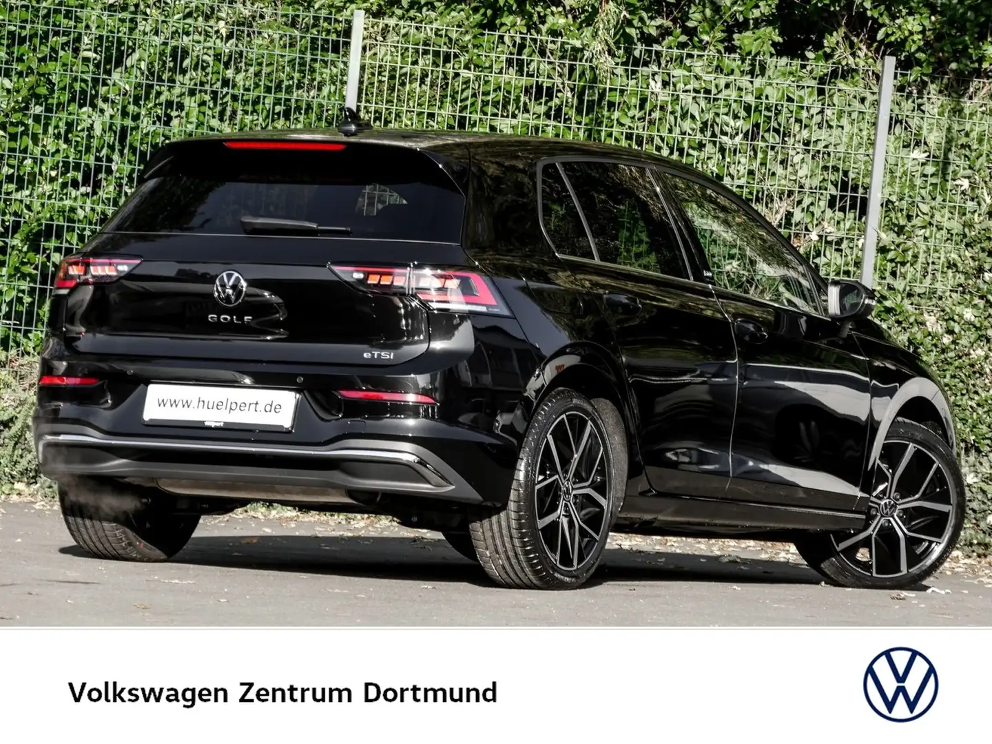Volkswagen Golf VIII 1.5 eTSI EDITION 50 PANO CAM ACC LM18 Noir - 2