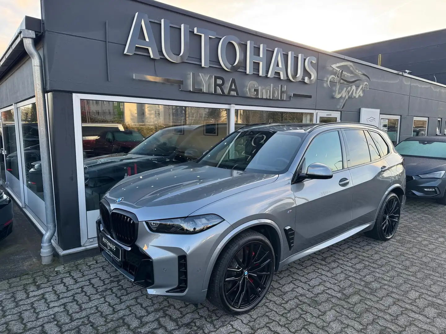 BMW X5 40 i xDrive M-Sport Pro*LED*PANO*H&K*AHK*LUFT Gris - 2
