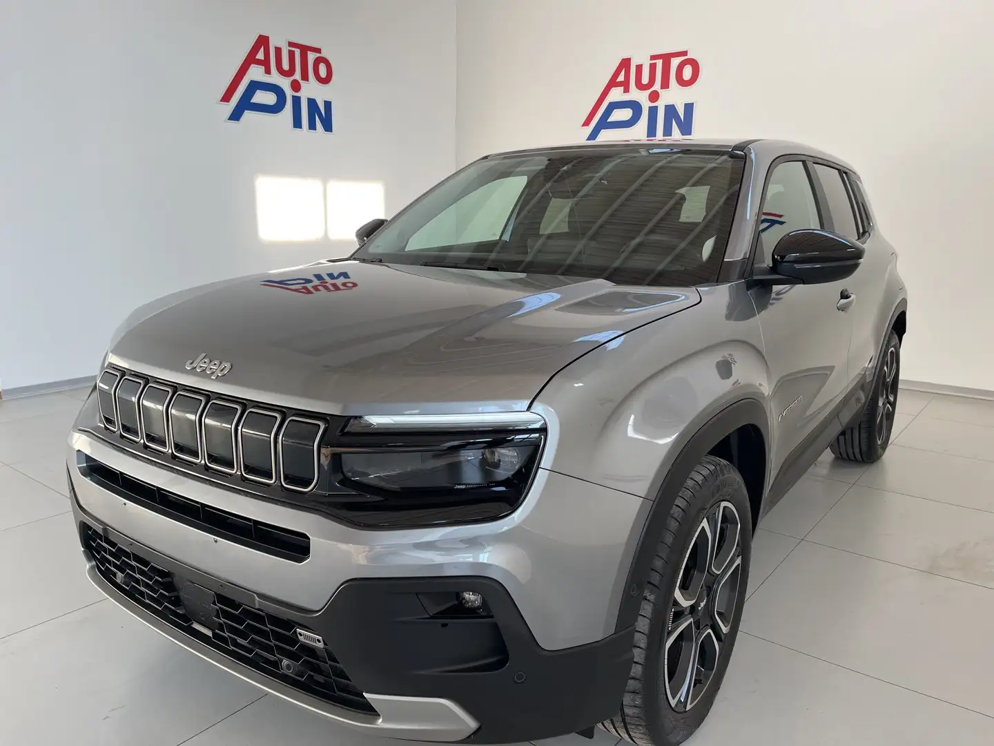 Jeep Avenger Avenger 1.2 Turbo 110 CV MHEV Summit  PROMO Grau - 1