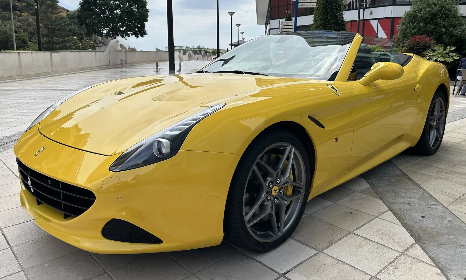 Ferrari California California T V8 4.0 560ch Żółty - 2