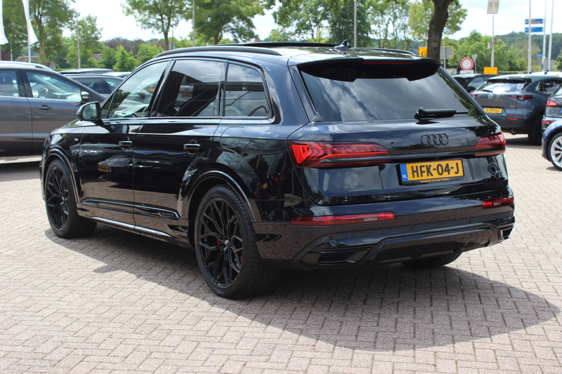 Audi Q7 60 TFSI e quattro Competition / Trekhaak / Panoram — photo 4