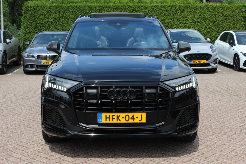 Audi Q7 60 TFSI e quattro Competition / Trekhaak / Panoram — photo 9