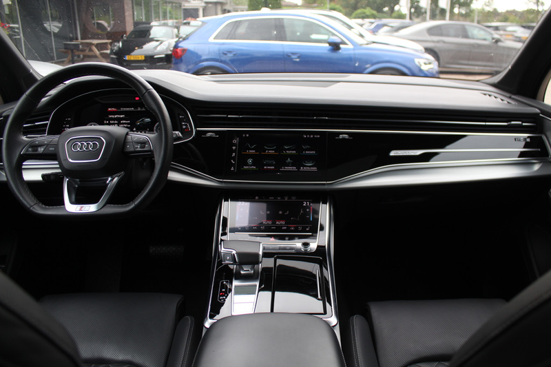 Audi Q7 60 TFSI e quattro Competition / Trekhaak / Panoram — photo 3
