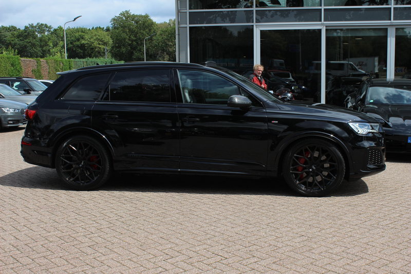 Audi Q7 60 TFSI e quattro Competition / Trekhaak / Panoram — photo 6