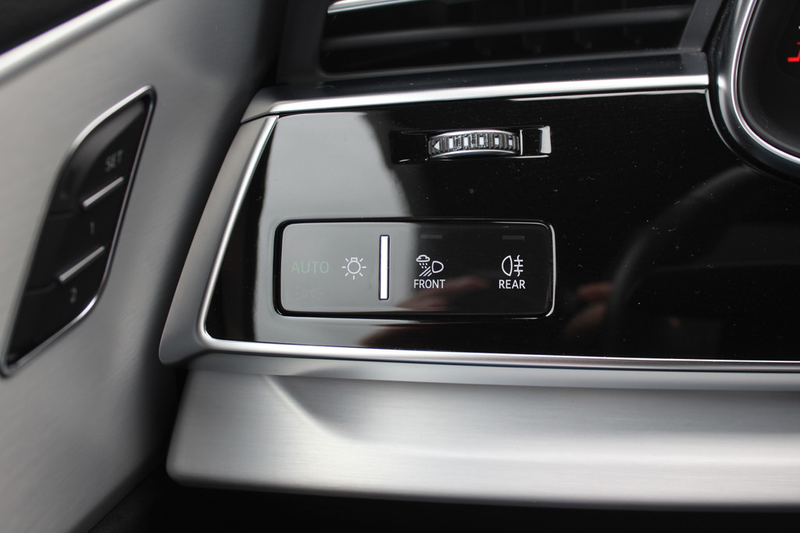Audi Q7 60 TFSI e quattro Competition / Trekhaak / Panoram — photo 36