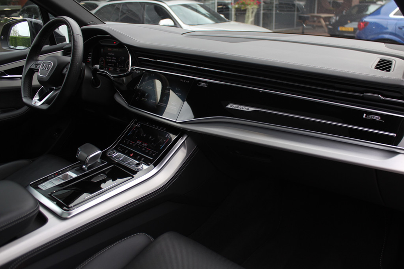 Audi Q7 60 TFSI e quattro Competition / Trekhaak / Panoram — photo 14