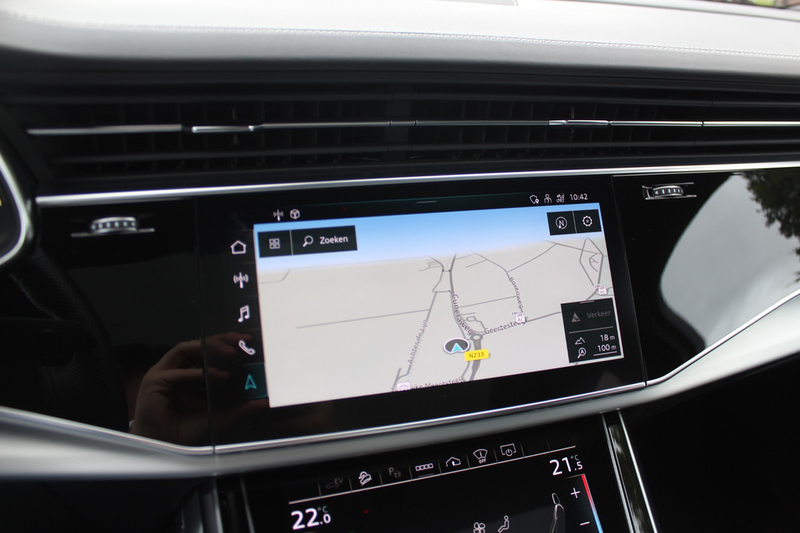 Audi Q7 60 TFSI e quattro Competition / Trekhaak / Panoram — photo 24