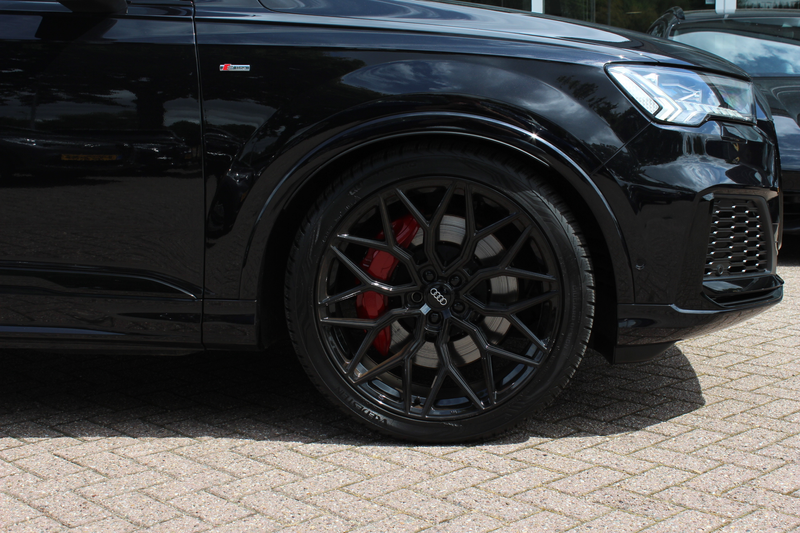 Audi Q7 60 TFSI e quattro Competition / Trekhaak / Panoram — photo 15