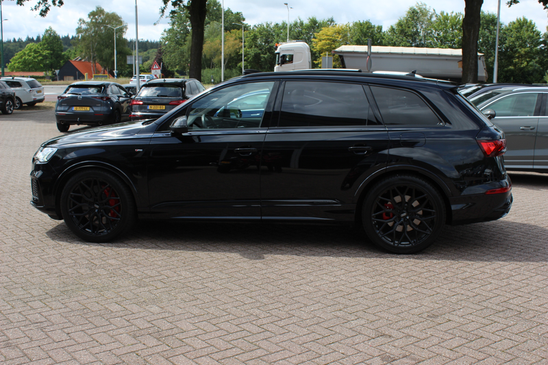 Audi Q7 60 TFSI e quattro Competition / Trekhaak / Panoram — photo 8