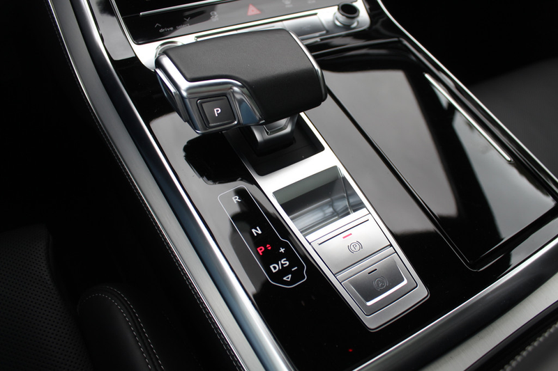 Audi Q7 60 TFSI e quattro Competition / Trekhaak / Panoram — photo 30