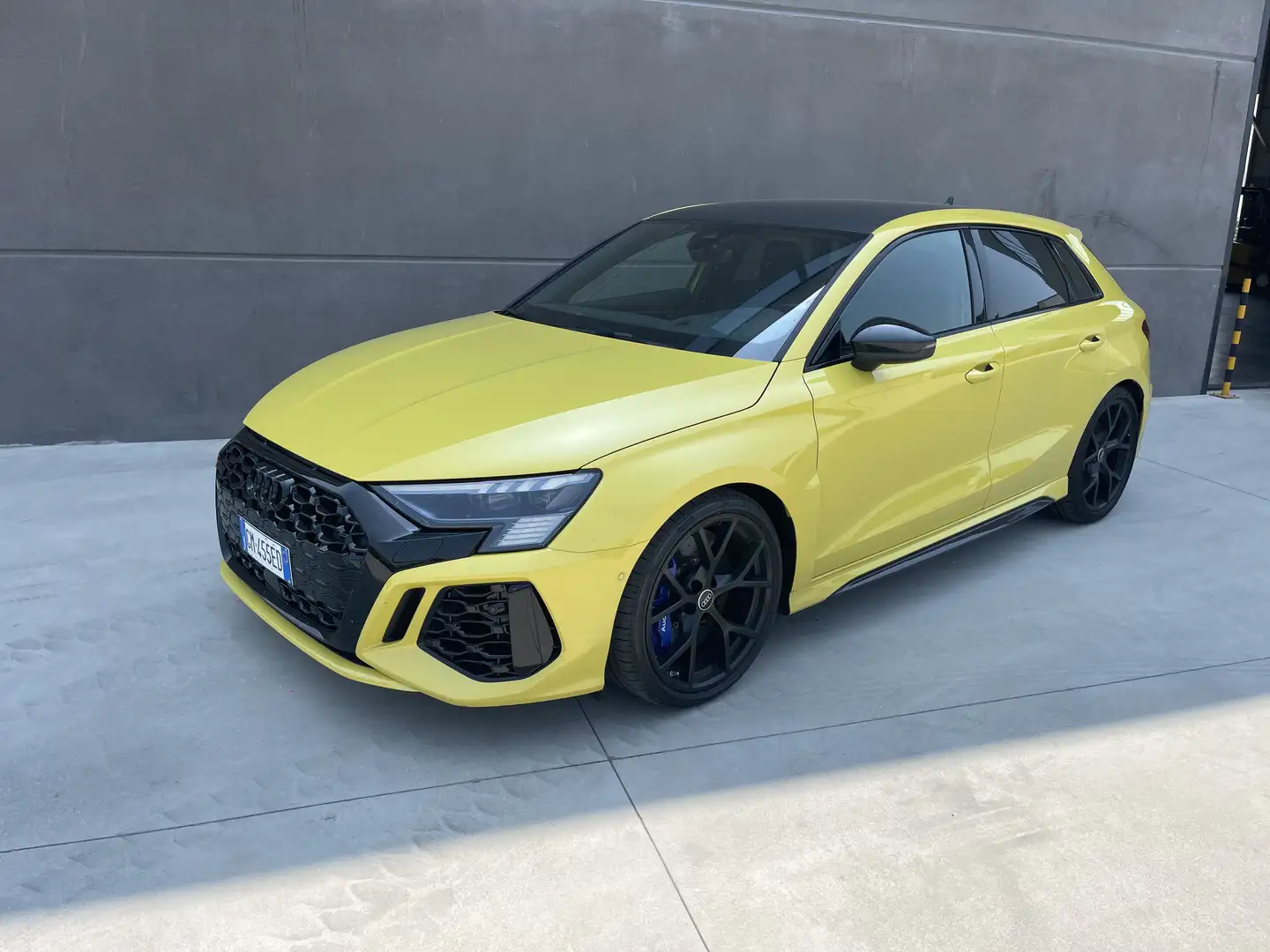 Audi RS3 Sportback 2.5 tfsi quattro s-tronic Carboceramica Žlutá - 1