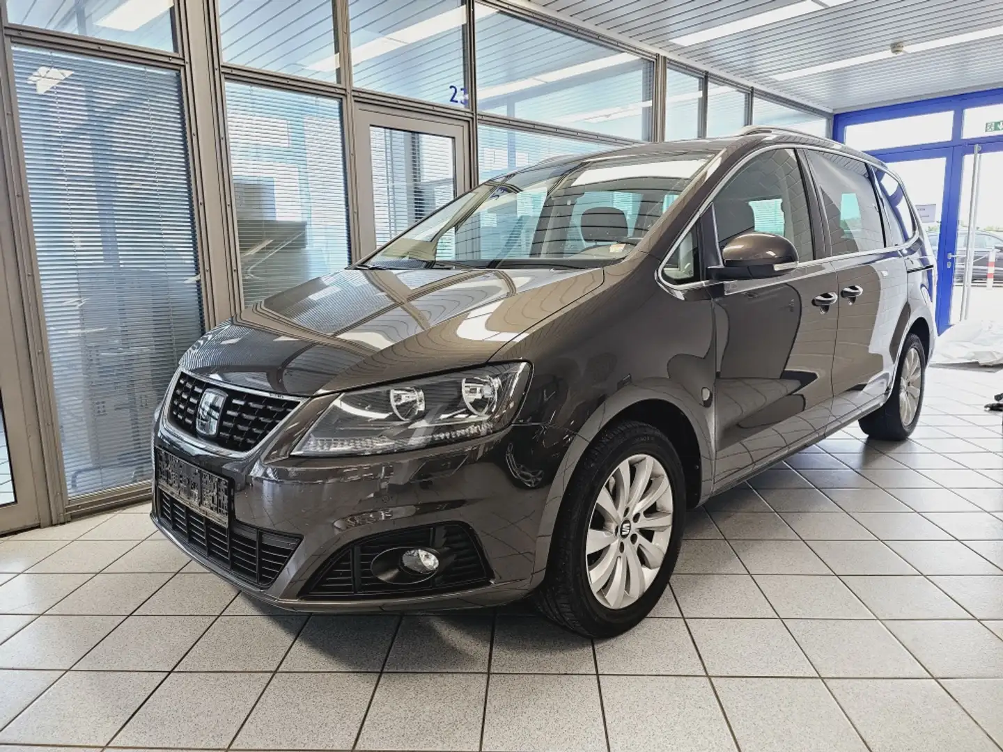 SEAT Alhambra Style AHK,Kamera,Sitzheizung,PDC 2x Braun - 2
