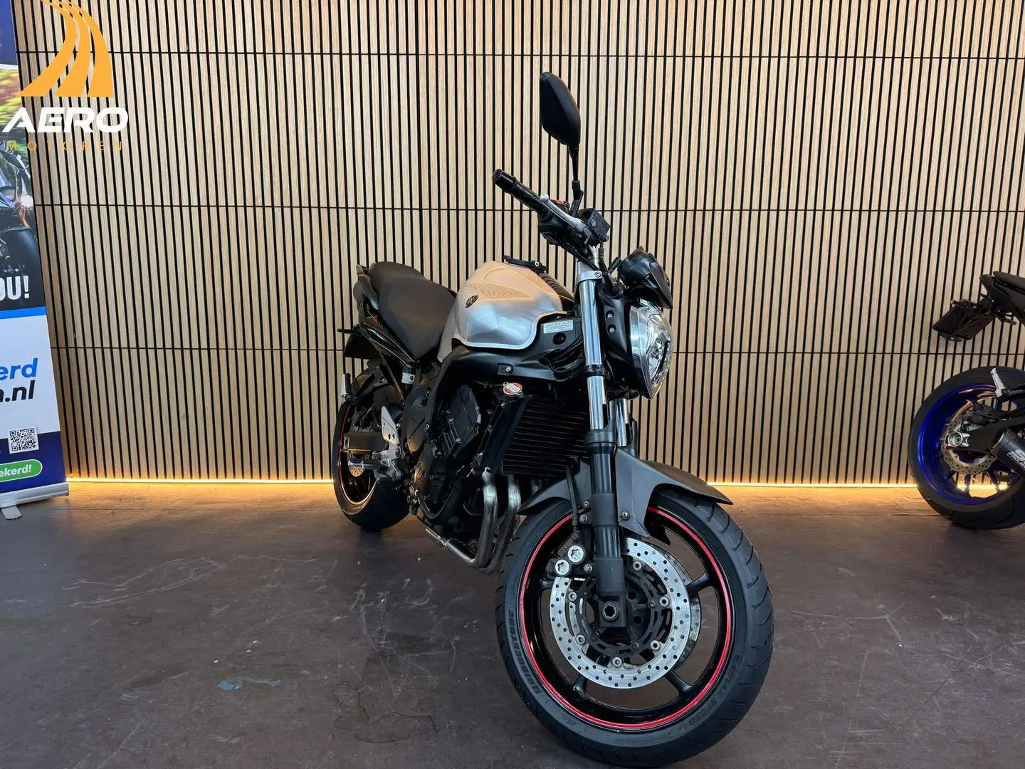 Yamaha FZ 6 N FAZER Gris - 2