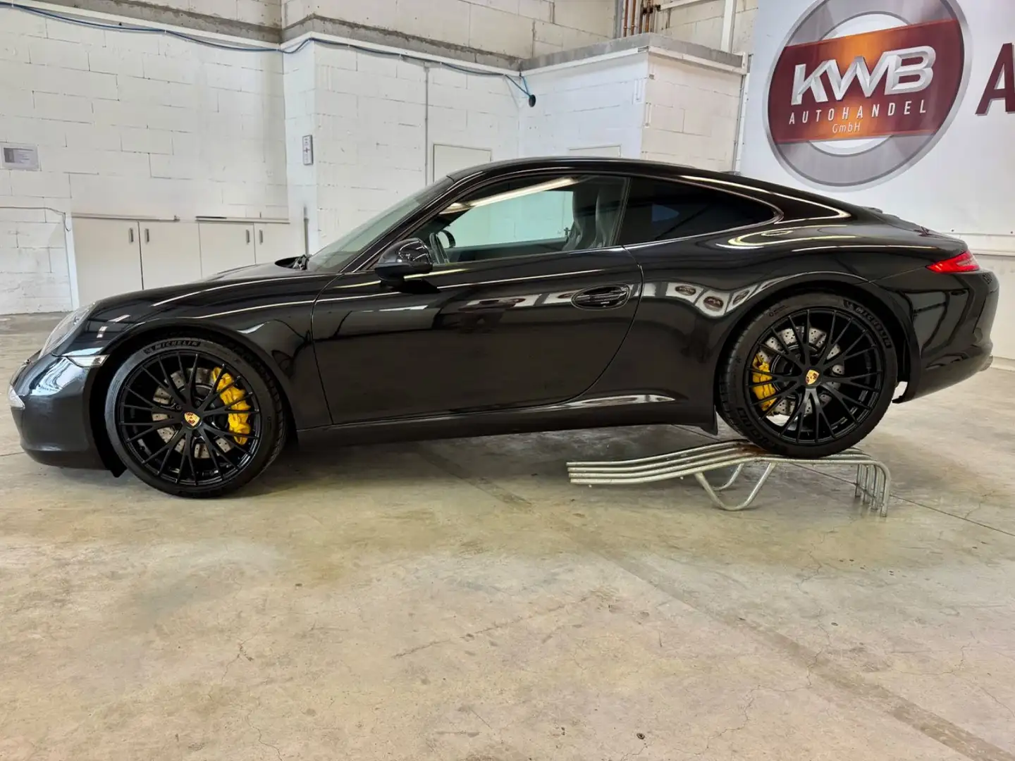 Porsche 911 Carrera S Approved bis 12.2026 Schwarz - 2